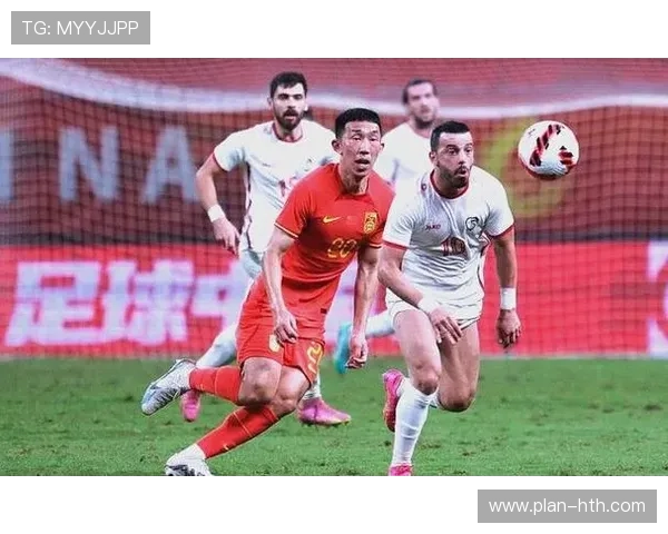 9月12日足球赛场聚焦：明星球员表现引热议精彩瞬间回顾